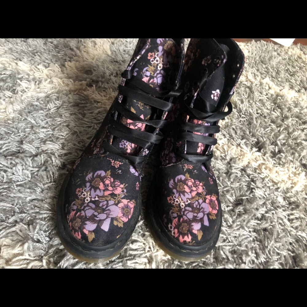 Dr. Martens Beckett Wild Rose